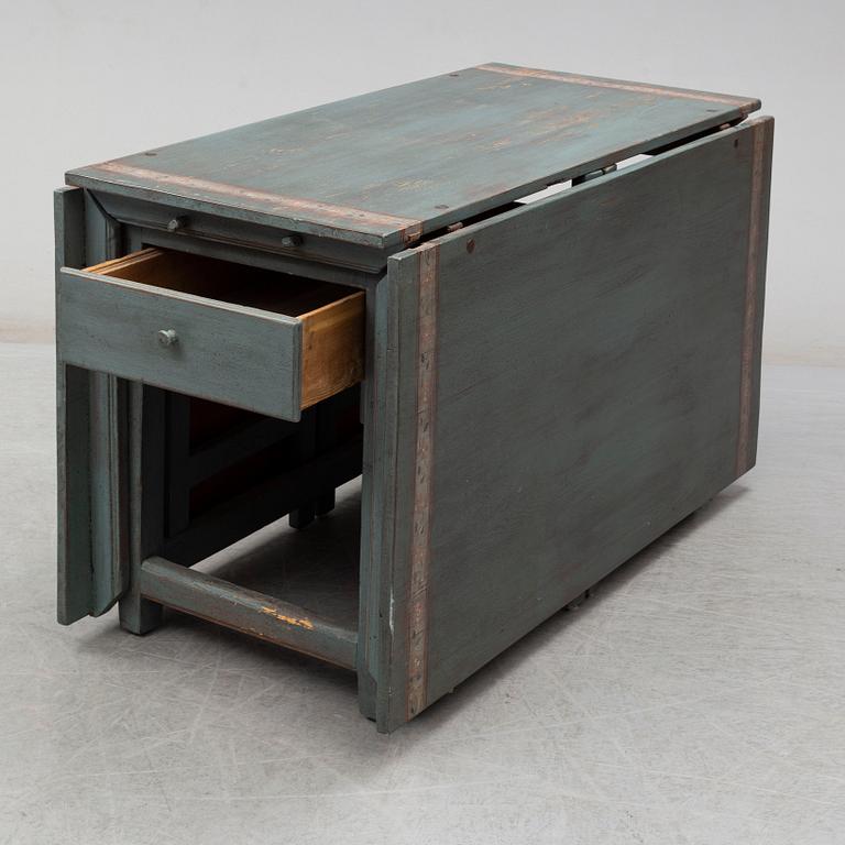 SLAGBORD, två st snarlika, 1800-tal.