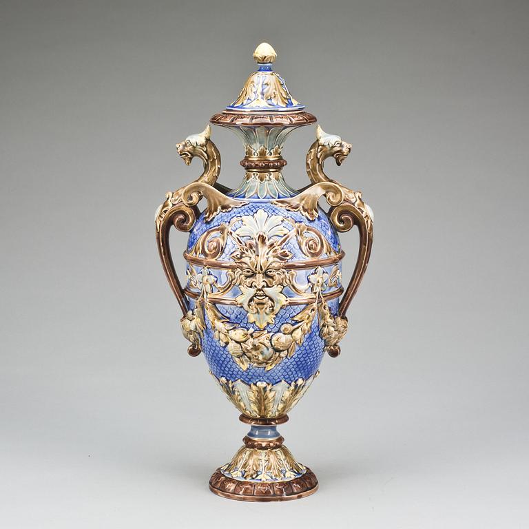 PRAKTURNA MED LOCK, majolika, Rörstrand, 1800-talets slut.