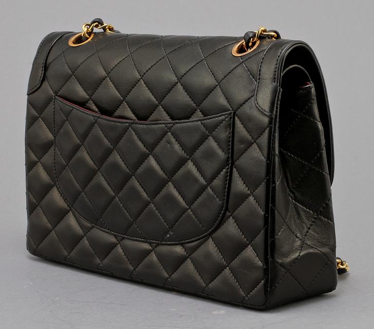 AXELREMSVÄSKA, "double flap limited edition", Chanel, Paris, 1900-talets sista kvartal.