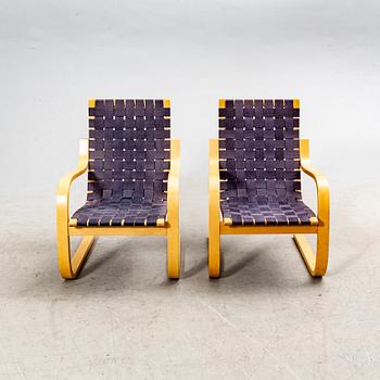 Alvar Aalto, fåtöljer ett par modellnr 406 Finland 2000-tal.
