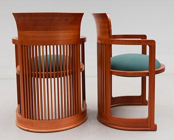 KARMSTOLAR, ett par, "Barell 606", Frank Lloyd Wright, Cassina, Italien, 1986.