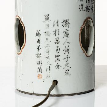 A Chinese porcelain hatstand / table lamp, 20th century.