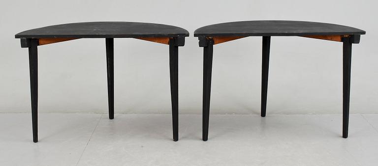 HALVMÅNEBORD, ett par, 1800-tal.