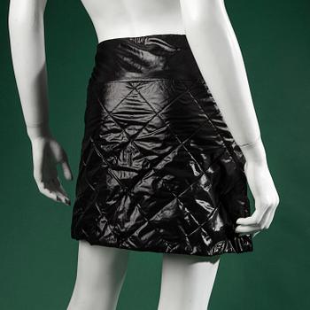 A skirt by CHANEL in size 42.