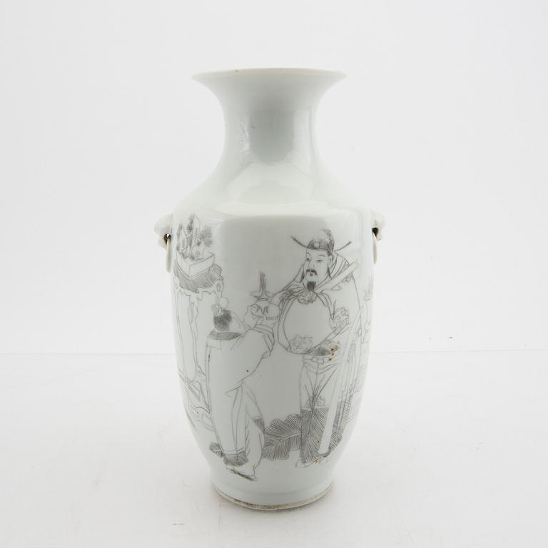 A Chinese porcelain vase 20th century.