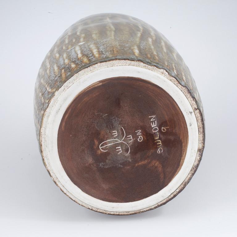 GOLVVAS, keramik, "Rubus", Gunnar Nylund Rörstrand.