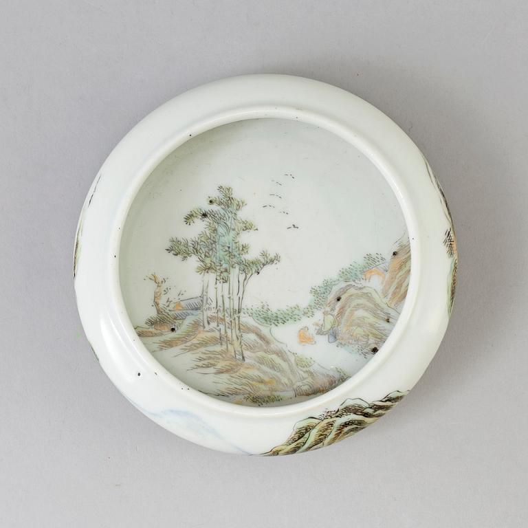 A beautiful Chinese porcelain brush washer, with a Hongxian mark to the base, republic.