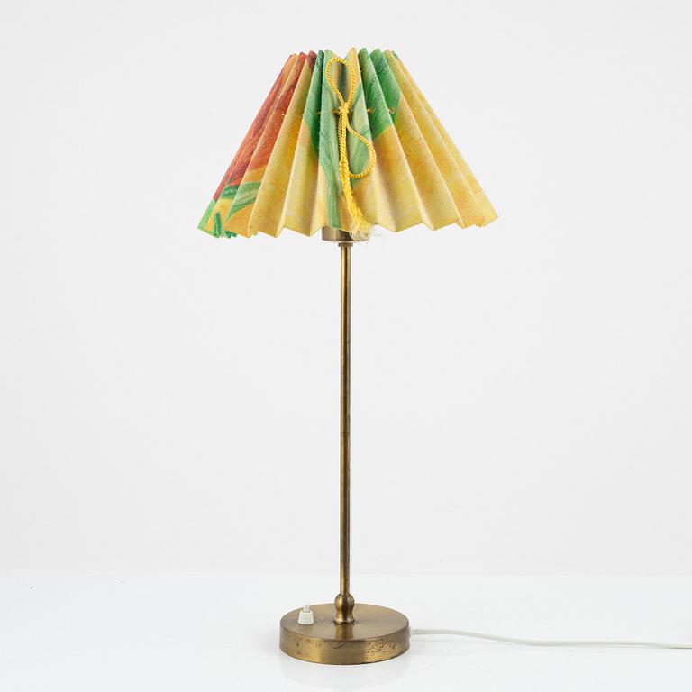Josef Frank, a model 2332 brass table light, Firma Svenskt Tenn.