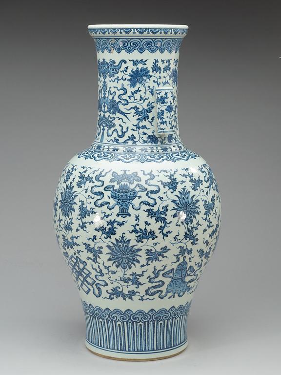 A large blue and white vase, Qing dynasty.