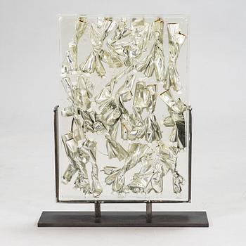 Sami Rinne, skulptur, gjutharts, signerad och daterad -20.