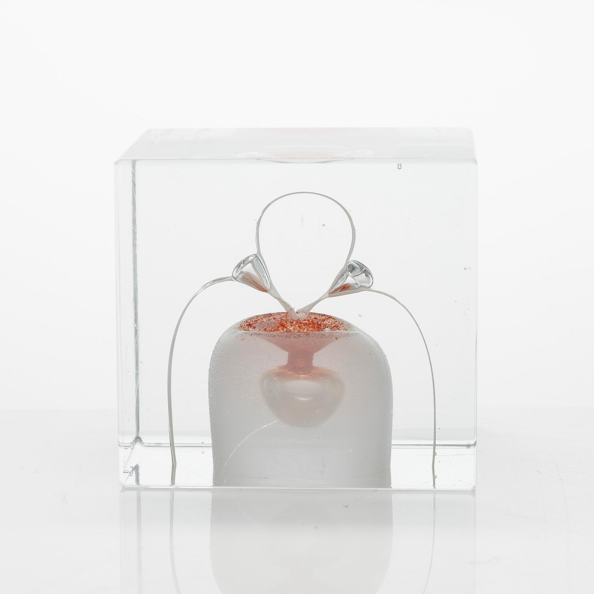 Oiva Toikka, årskub, signerad Oiva Toikka, Nuutajärvi 1985, numrerad 668/2000.