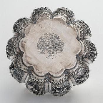 A silver bowl, India around 1900/ first half of the 20th century.