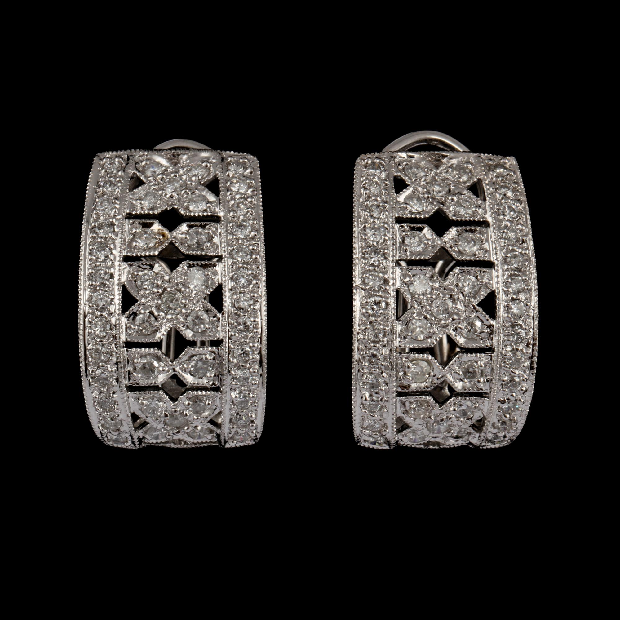 ÖRHÄNGEN, ett par, 14k vitguld med briljantslipade diamanter, ca 2.00 ct. Vikt 7 g.