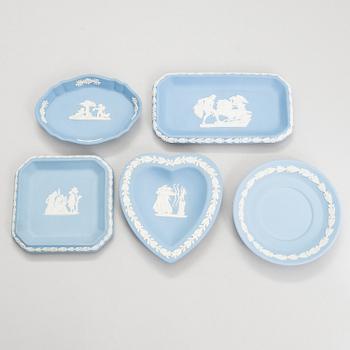 WEDGWOOD, Jasperware, 30 delar, England 1900-talets andra hälft.