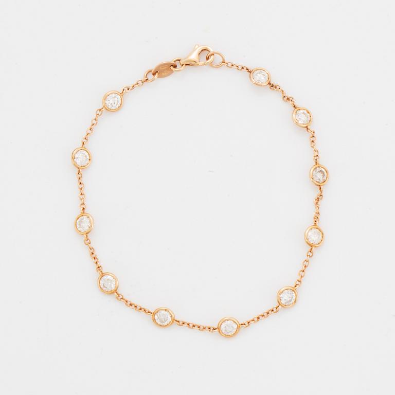 Brilliant-cut diamond bracelet.