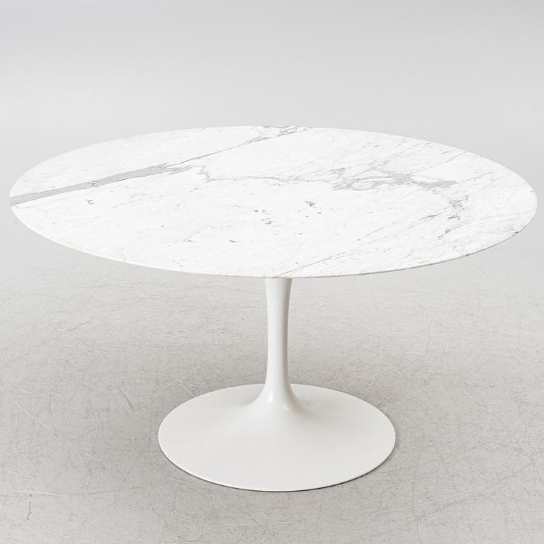 Eero Saarinen, a 'Tulip' dining table.