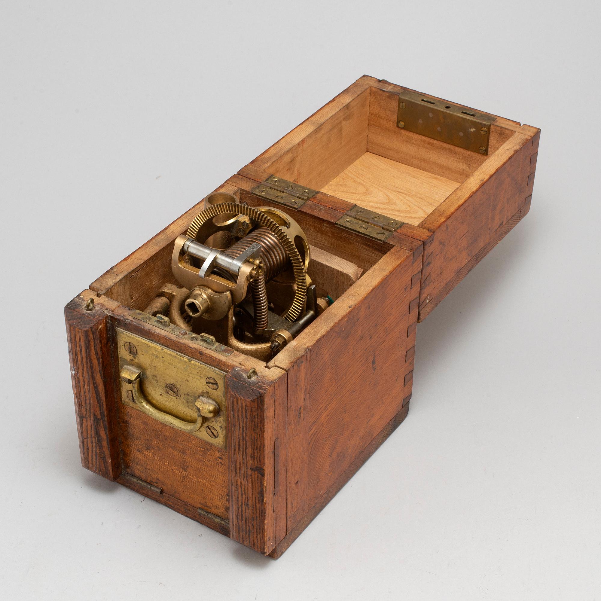 A gyroscope for a torpedo by Whitehead & Fiume, first half of 20th century.