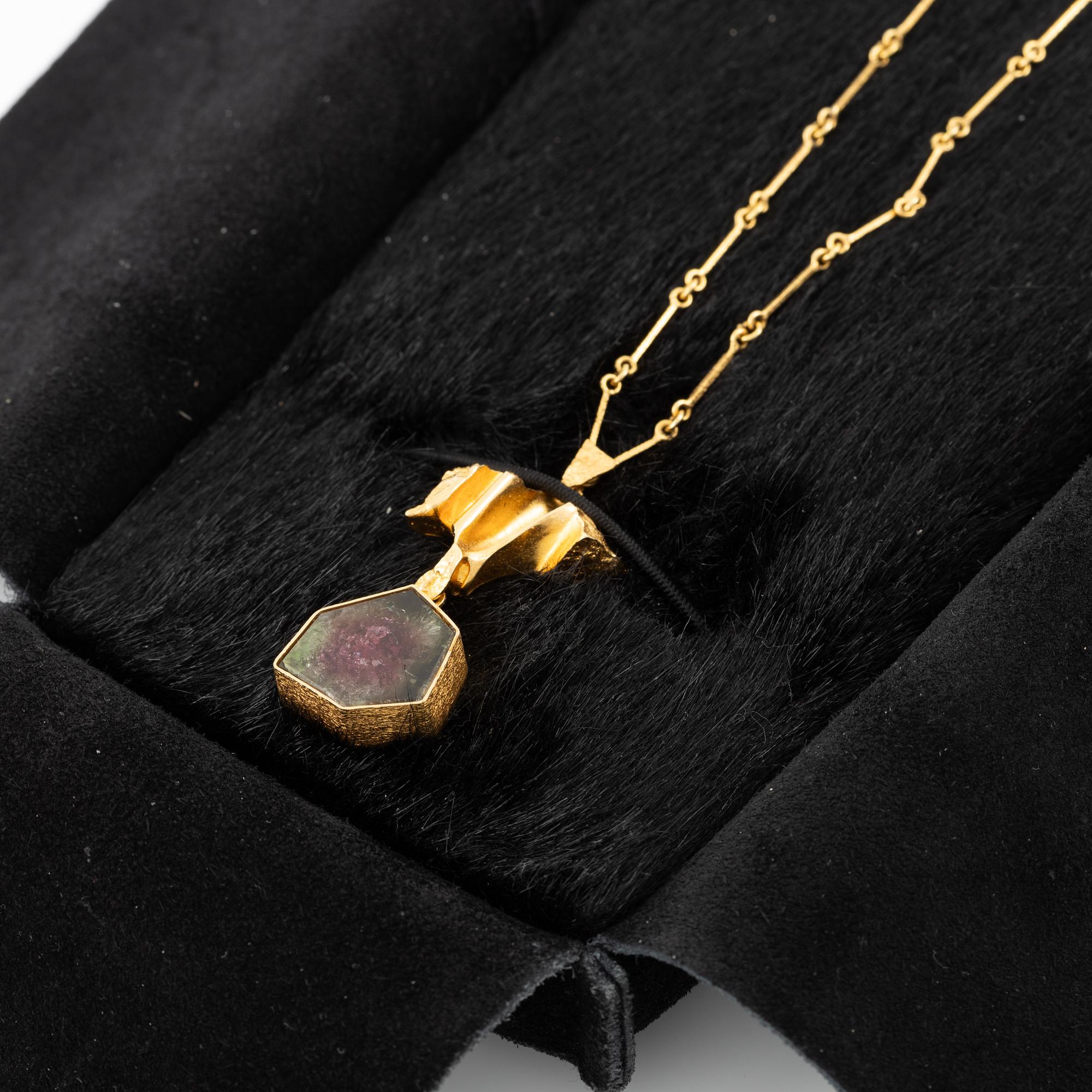 Björn Weckström, collier, 18K guld med vattenmelonturmalin, för Lapponia.