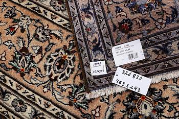 A carpet, Kashan, ca 353 x 243 cm.