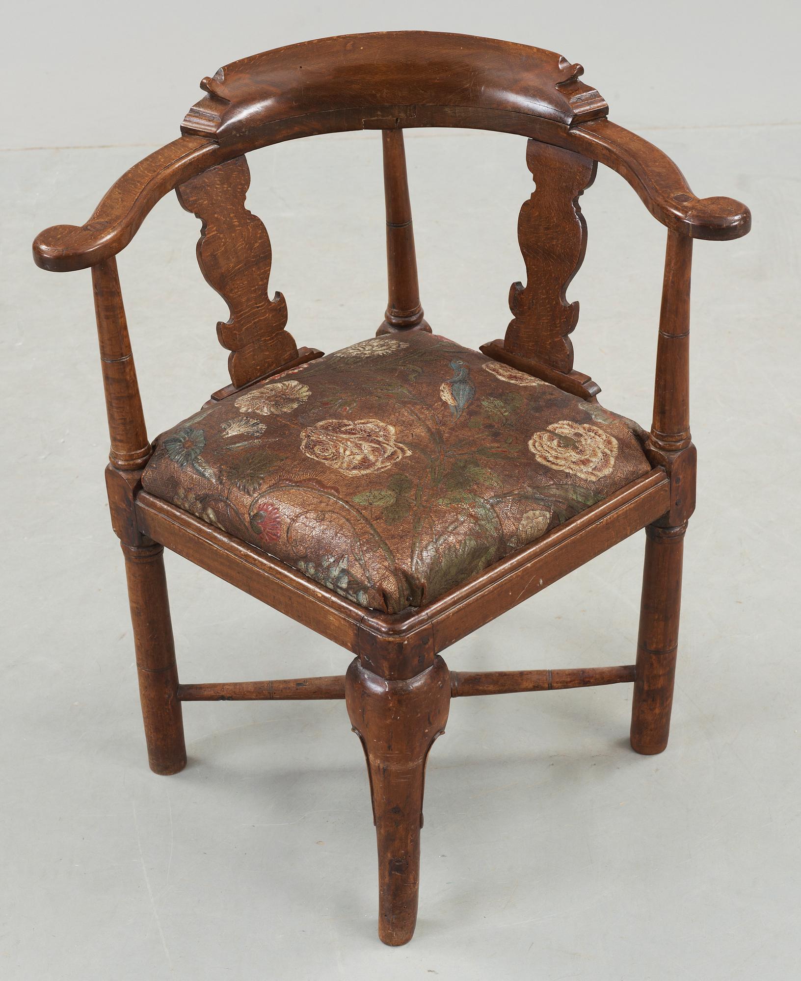 PUDERSTOL, senbarock, 1700-tal.