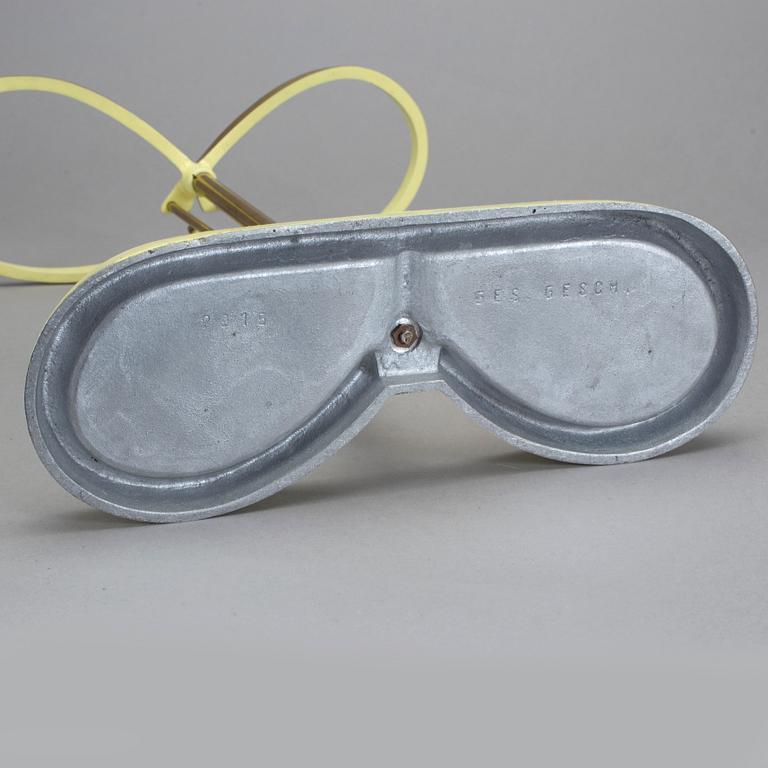 PARAPLYSTÄLL, Gesch, 1900-tal.