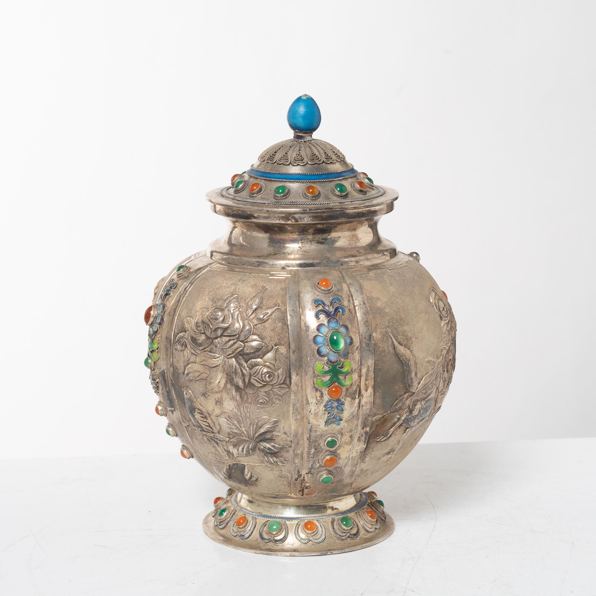 Urna med lock, silver, Kina, 1900-tal.