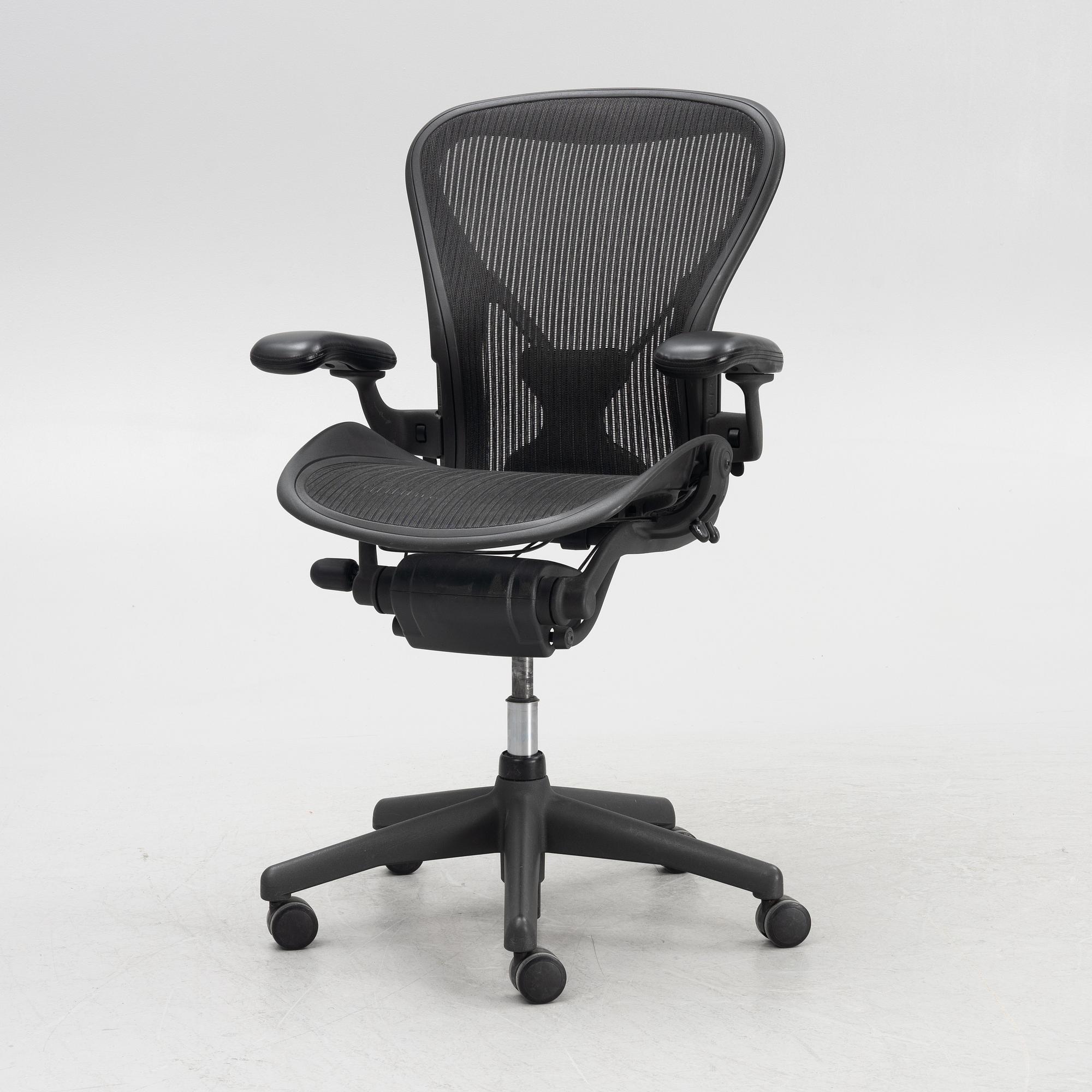 Don Chadwick/Bill Stumpf, desk chair, "Aeron", Herman Miller.