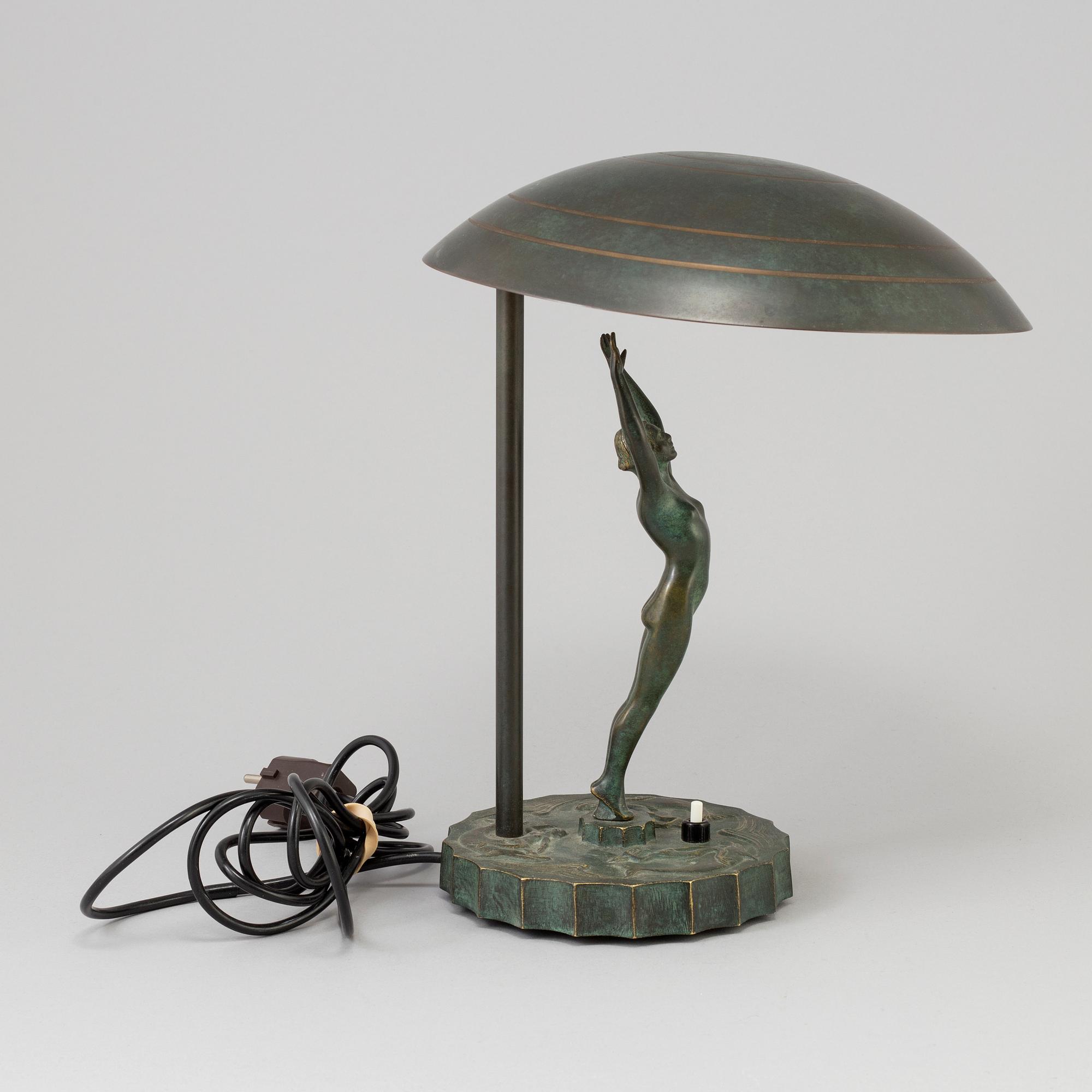 BORDSLAMPA, 1900-talets första hälft.