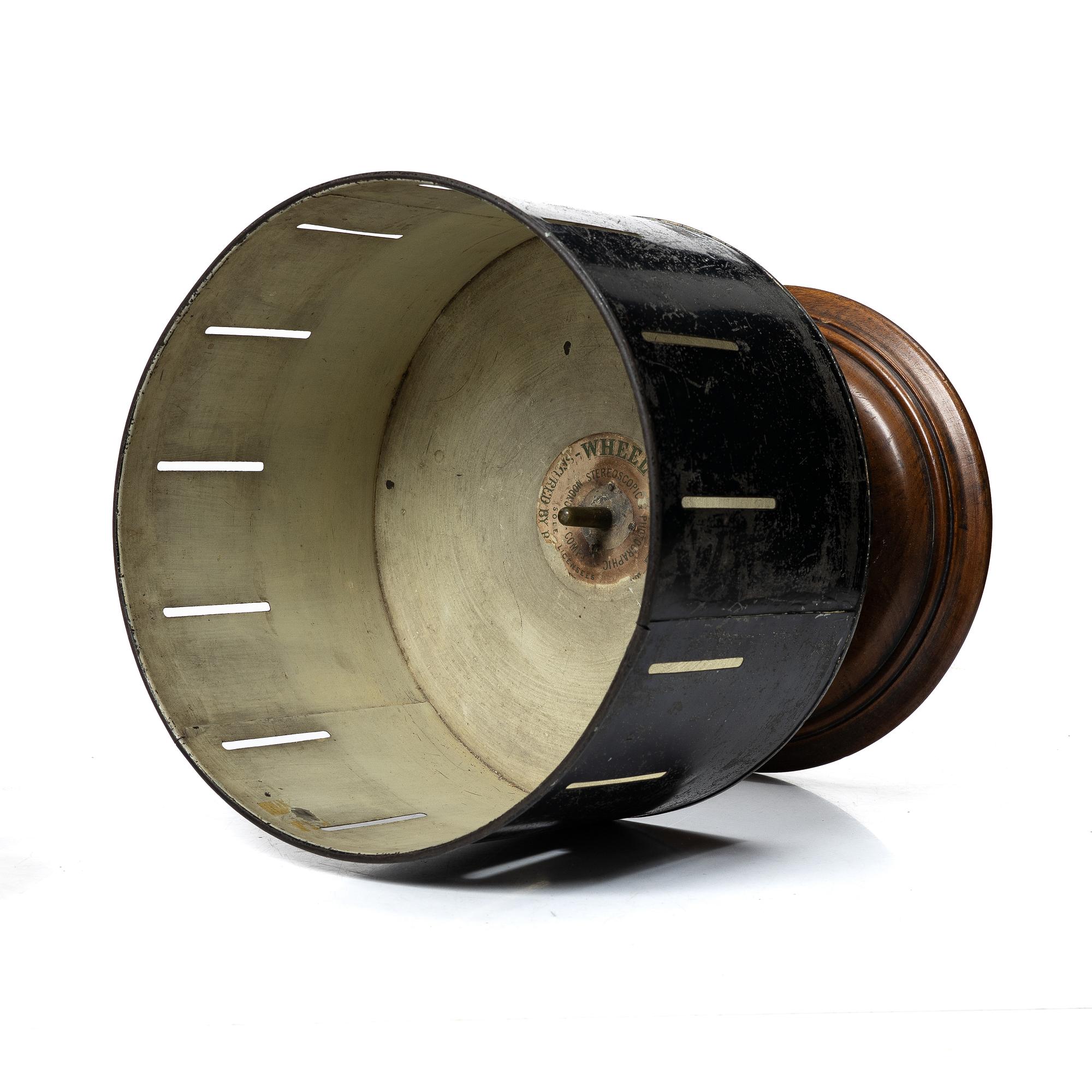 Zoetrope / picture wheel, late 19th century.