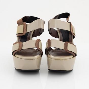 Marni, A pair of patent leather platform sandals, size 36.