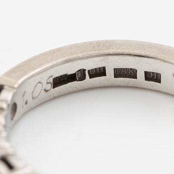 Ring, alliansring, 18K vitguld med briljantslipade diamanter.