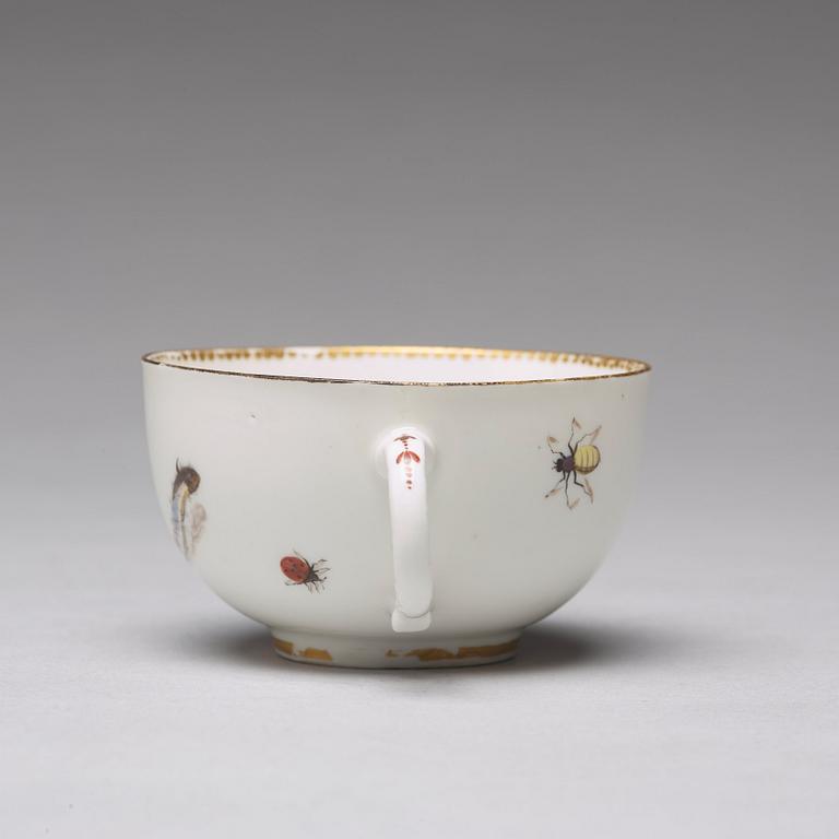 KOPP med FAT; porslin. Meissen, 1700-tal.