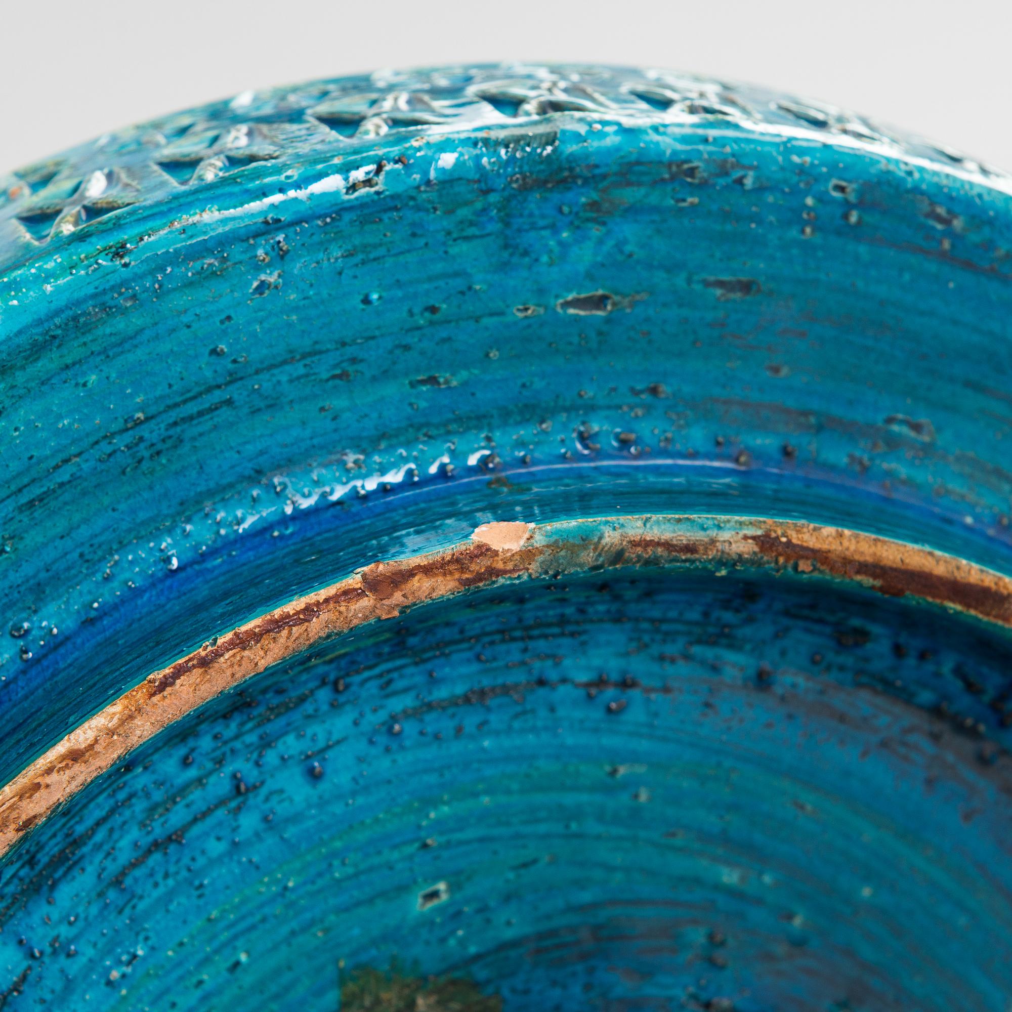 Aldo Londi, Pöytävalaisin ja maljoja, 3 kpl, keramiikkaa, "Rimini blu", Bitossi, Italia, 1900-luvun puoliväli.