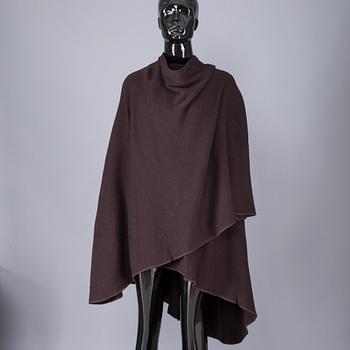 CAPE, Yves Saint Laurent.