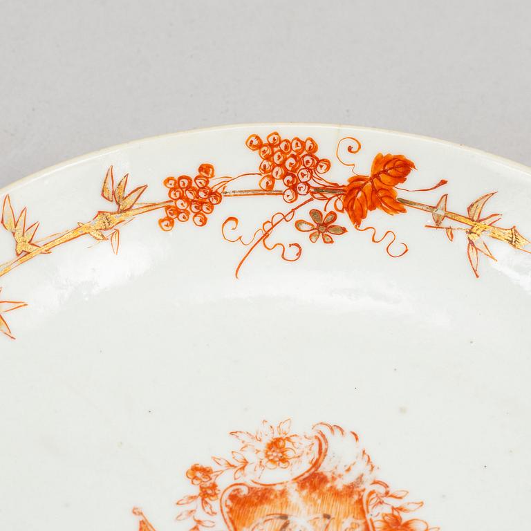 Nine orange and white export porcelain service, Qing dynasty, 18th-19th century.