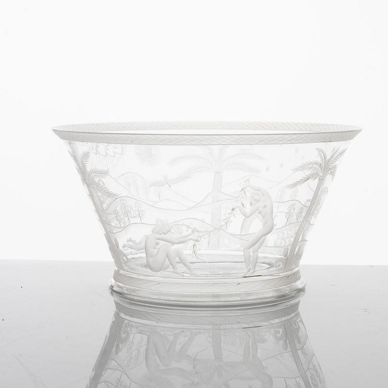 Edward Hald, an engraved glass bowl, Orrefors 1926.