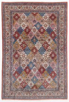Rug, Sarough, 365 x 245 cm.
