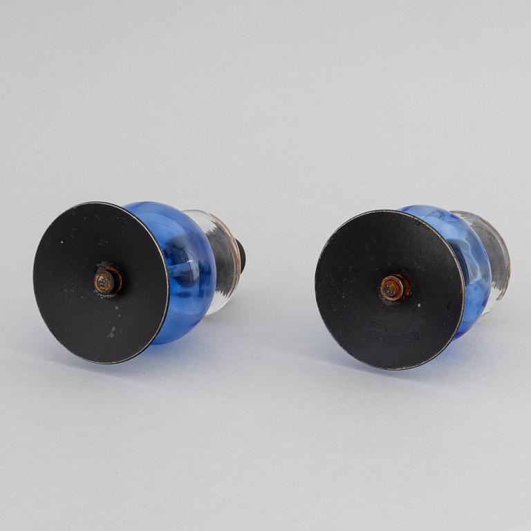 Erik Höglund, ljuskrona samt ljusstakar, ett par, glas och järnsmide.