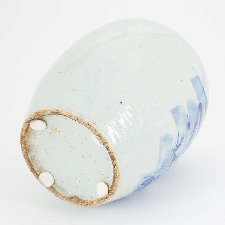 A Chinese blue and white urn, late Qing dynasty or 20th Century.