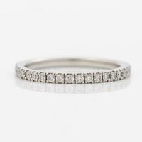 De Beers, platinum ring with brilliant-cut diamonds.
