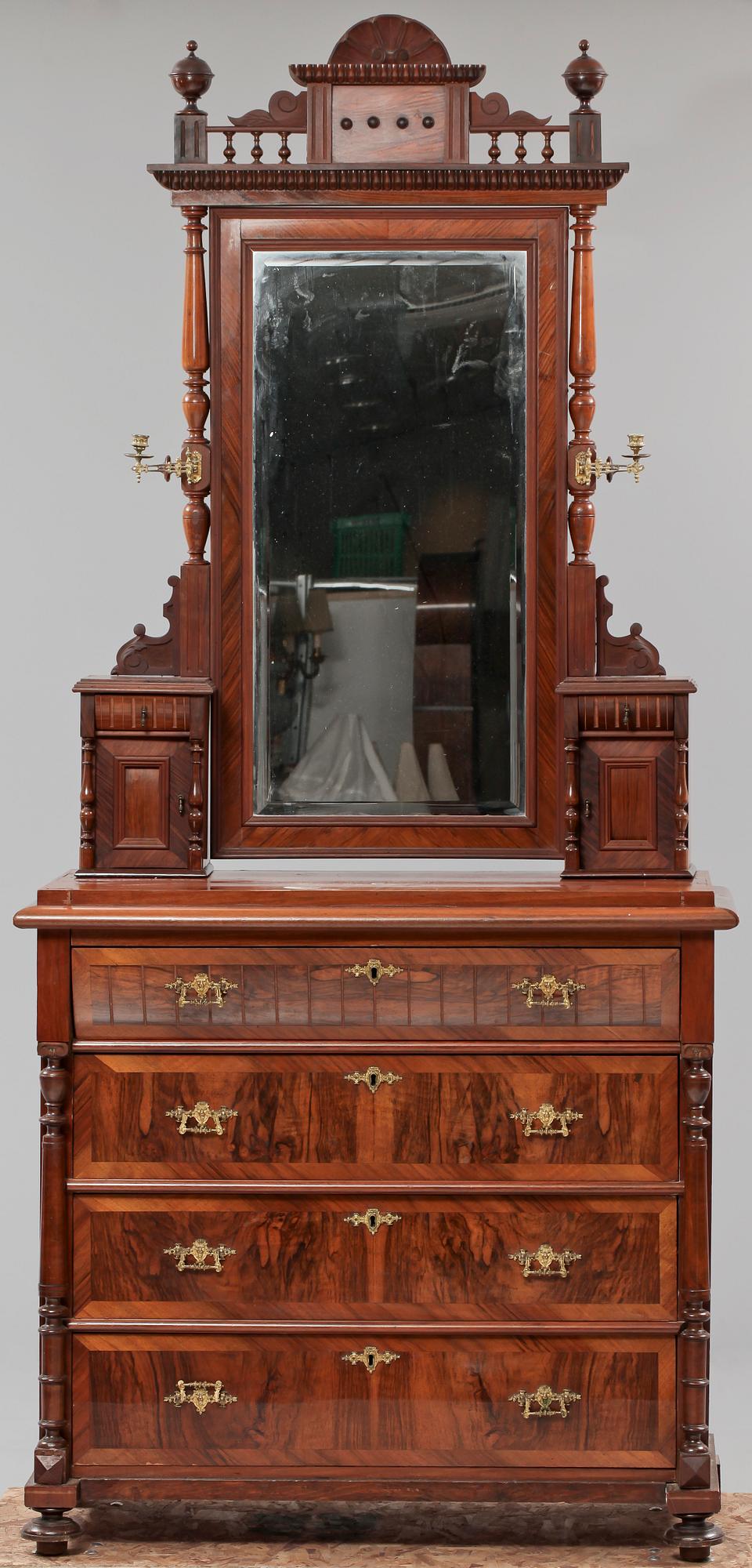 SPEGELBYRÅ, nyrenässans, 1800-talets slut.