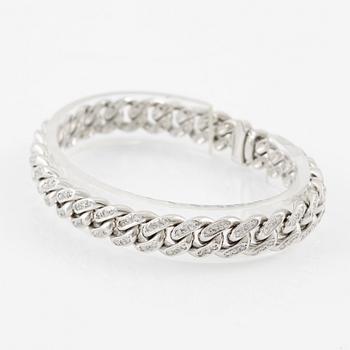 Bracelet 18K white gold with eight diamonds.