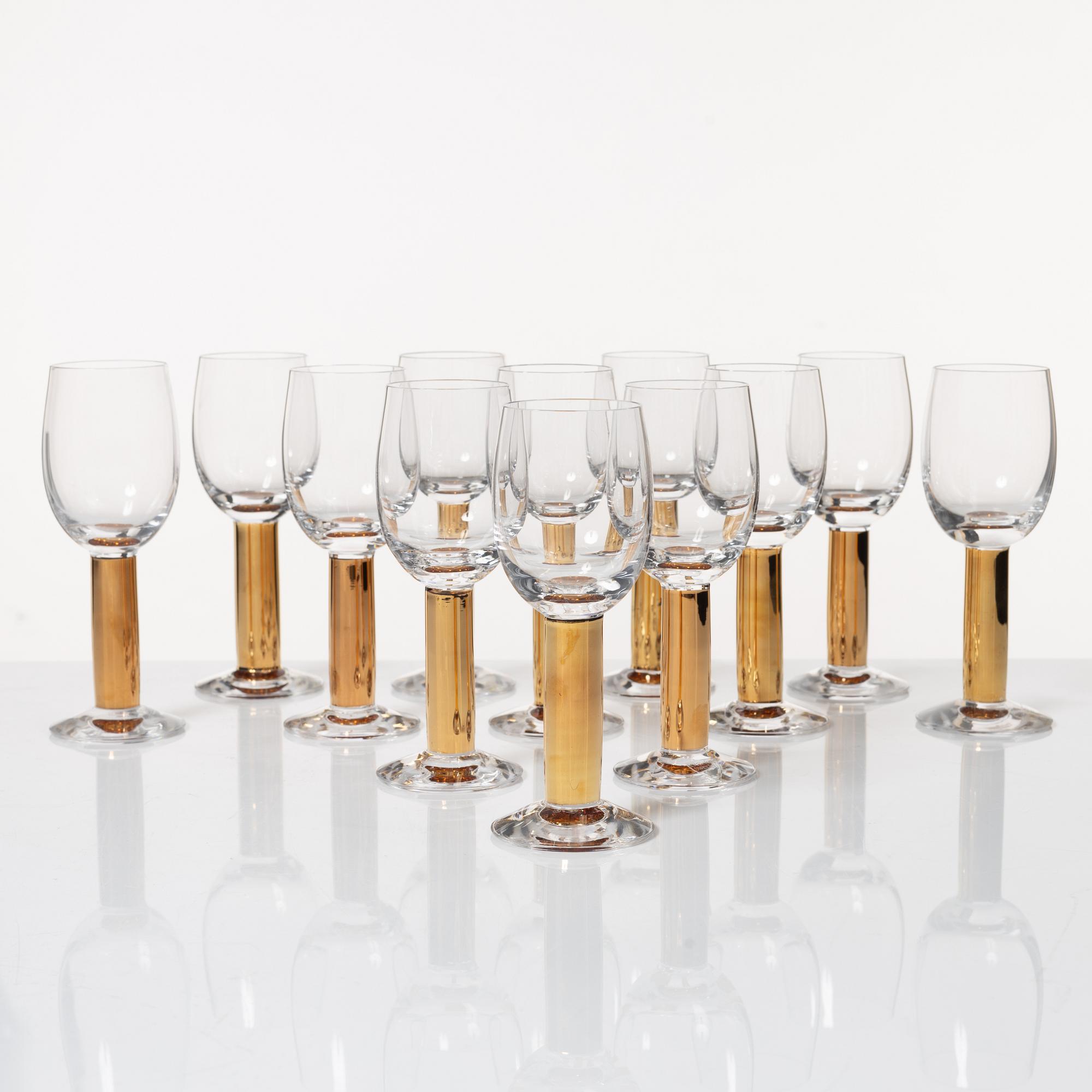 Gunnar Cyrén, a 36-piece glass service, 'Nobel', Orrefors.