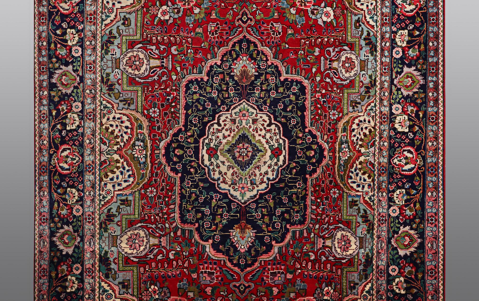 Matto, Tabriz, ca 295 x 195 cm.