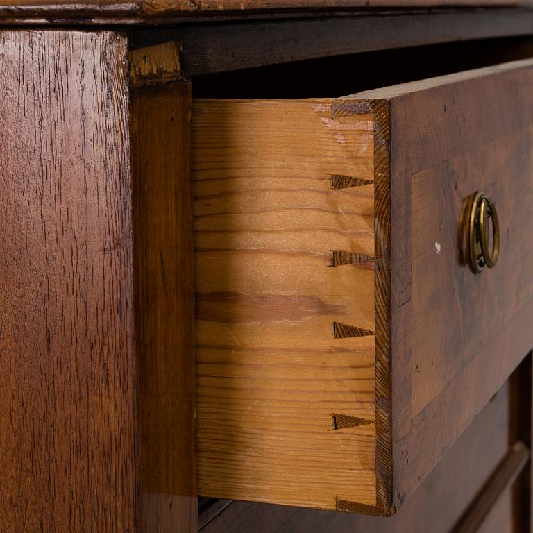 A late 19th Century chest of drawers.