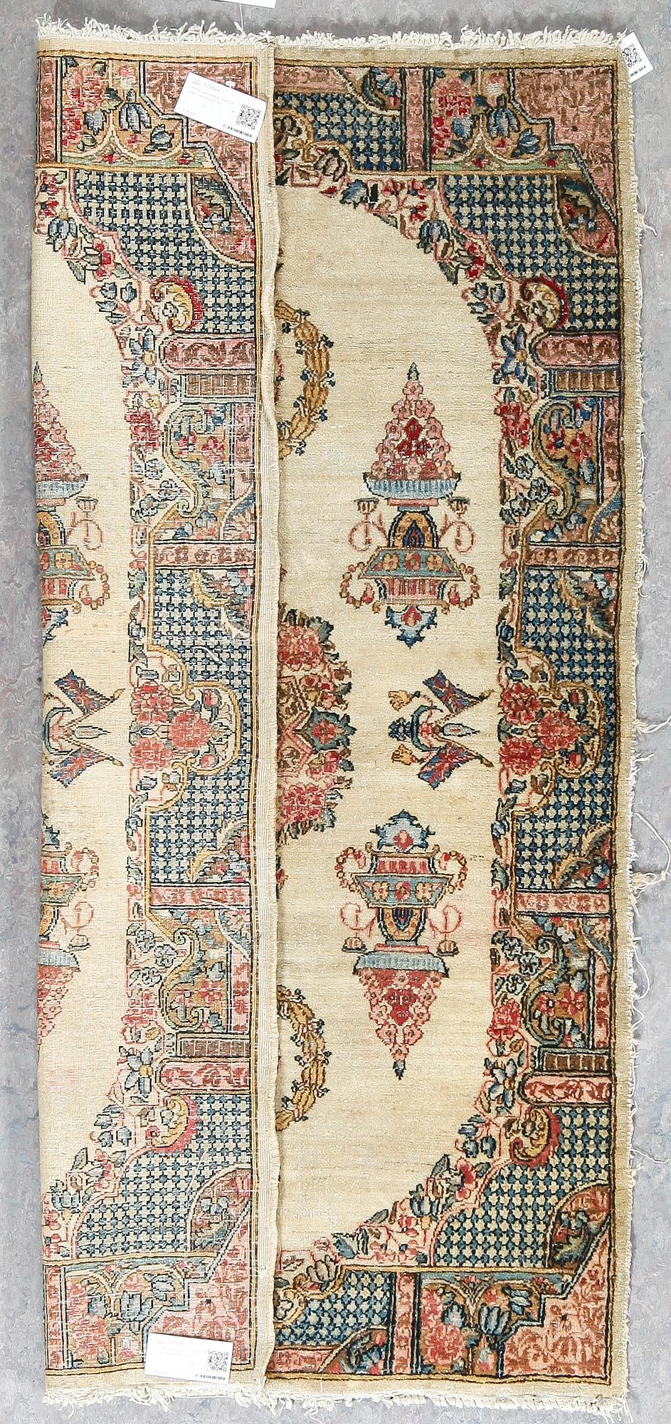 MATTA, semiantik, Kirman, ca 145x92 cm.