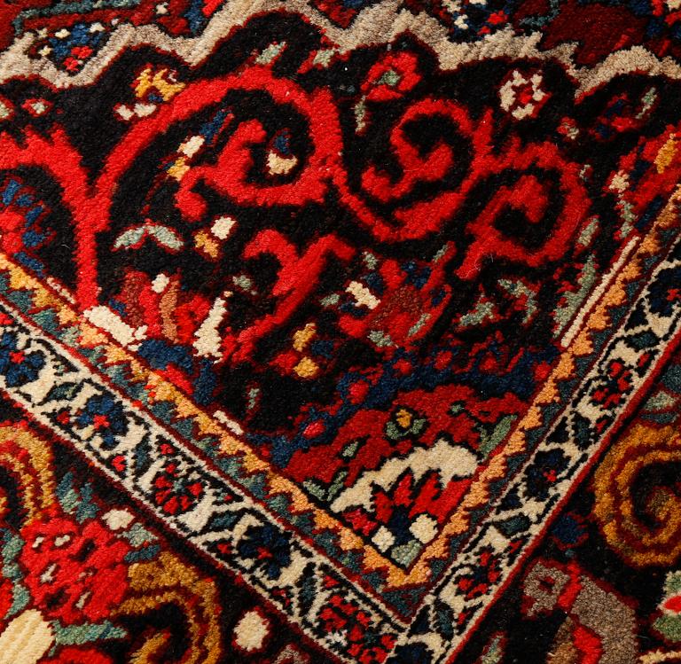 MATTA, sannolikt Bakthiari. Ca 220x130 cm.
