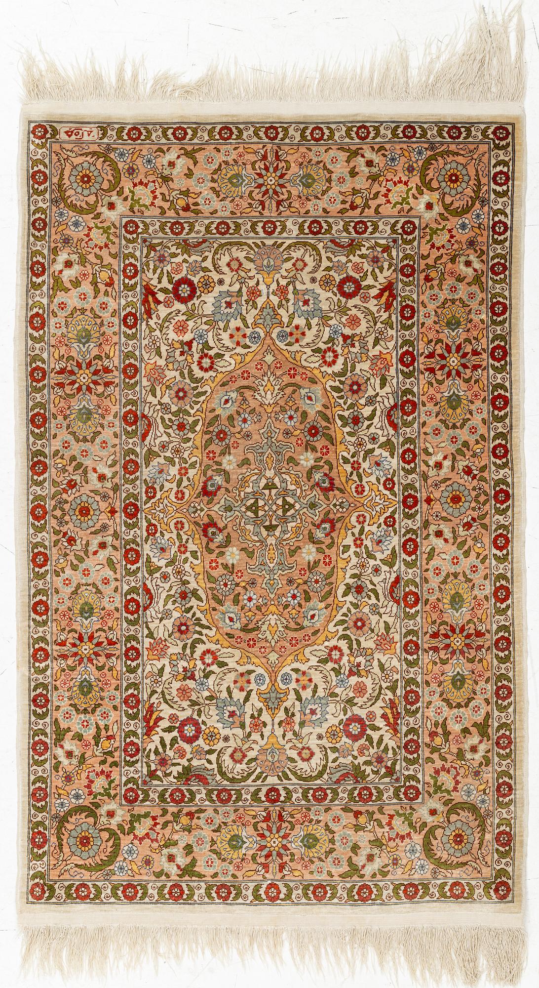 Matta, silke Hereke, ca 109 x 70 cm.