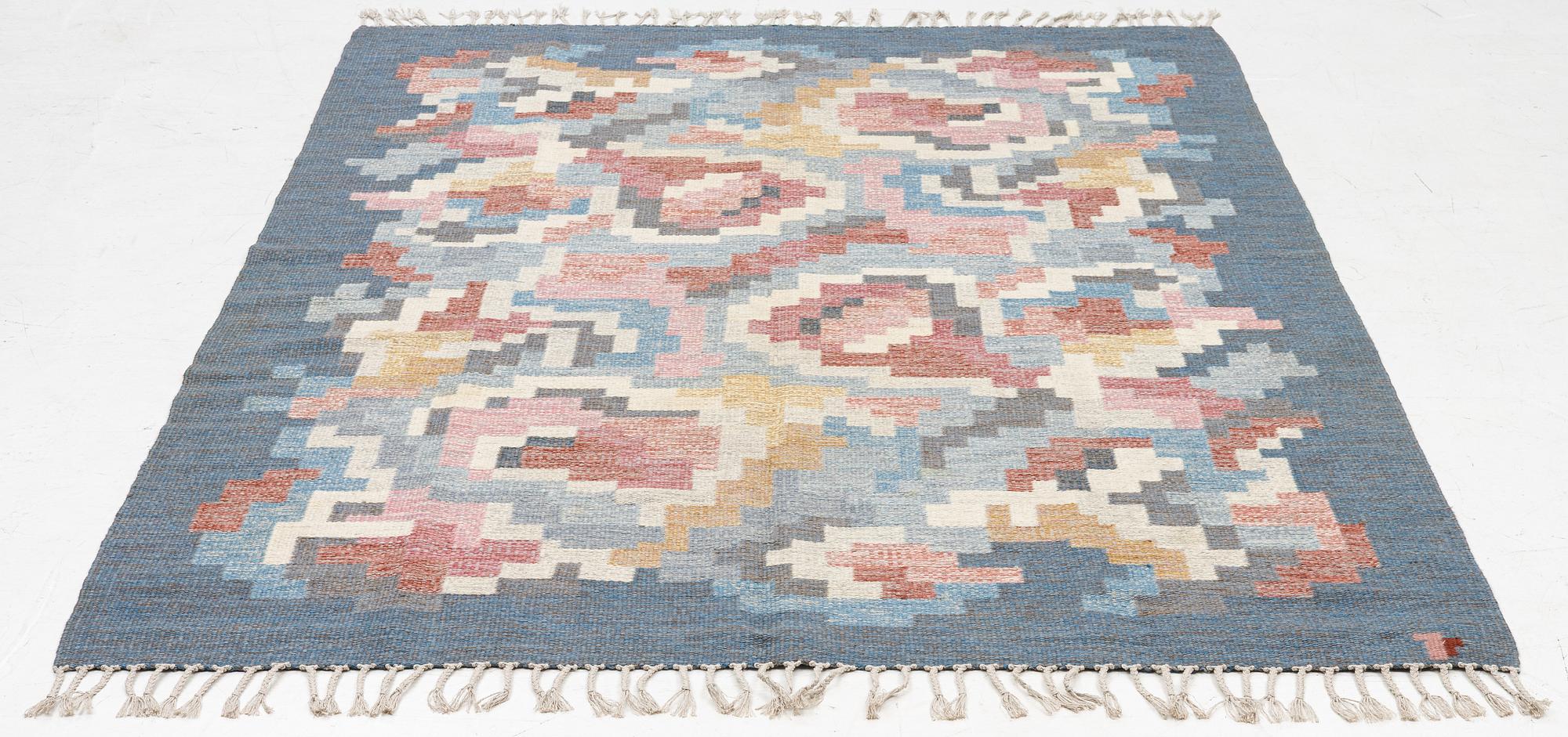 Erik Lundberg, Vävaregården, rug “Korall blå”, rölakan, 240 x 170 cm, signed V.