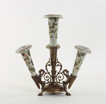 VAS, mässing och porslin, empirestil, 1900/2000-tal.